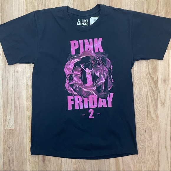 Nicki Minaj Tee Large Black Pink Friday 2 T-shirt NWOT Rap Hip Hop Singer Tour - Picture 1 of 9